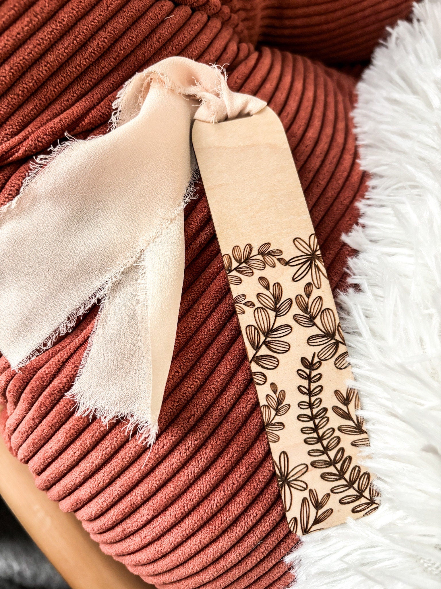 Floral Designs Wood Bookmark, Acrylic Greenery Bookmark, Funny Bookmark Gift, Laser Engraved Bookmark, Aesthetic Floral Acrylic Bookmark