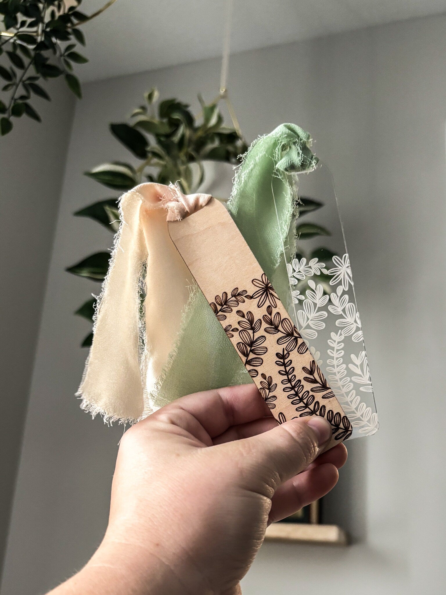 Floral Designs Wood Bookmark, Acrylic Greenery Bookmark, Funny Bookmark Gift, Laser Engraved Bookmark, Aesthetic Floral Acrylic Bookmark