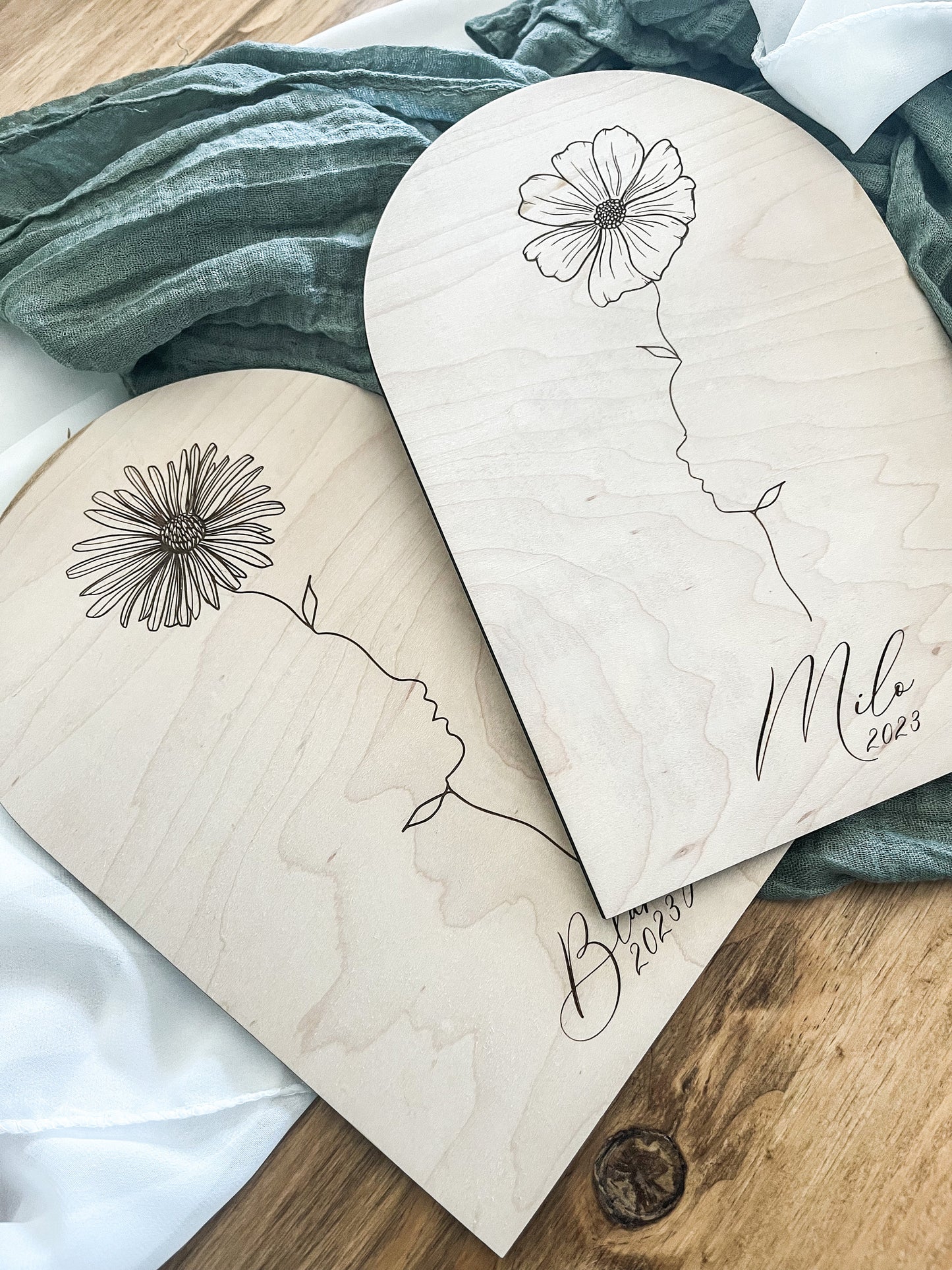 Custom Silhouette Birth Month Flower Wall Art, Mother's Day Gift, Modern Floral Sign, Handmade Wood and Acrylic Sign, Arch Home Decor