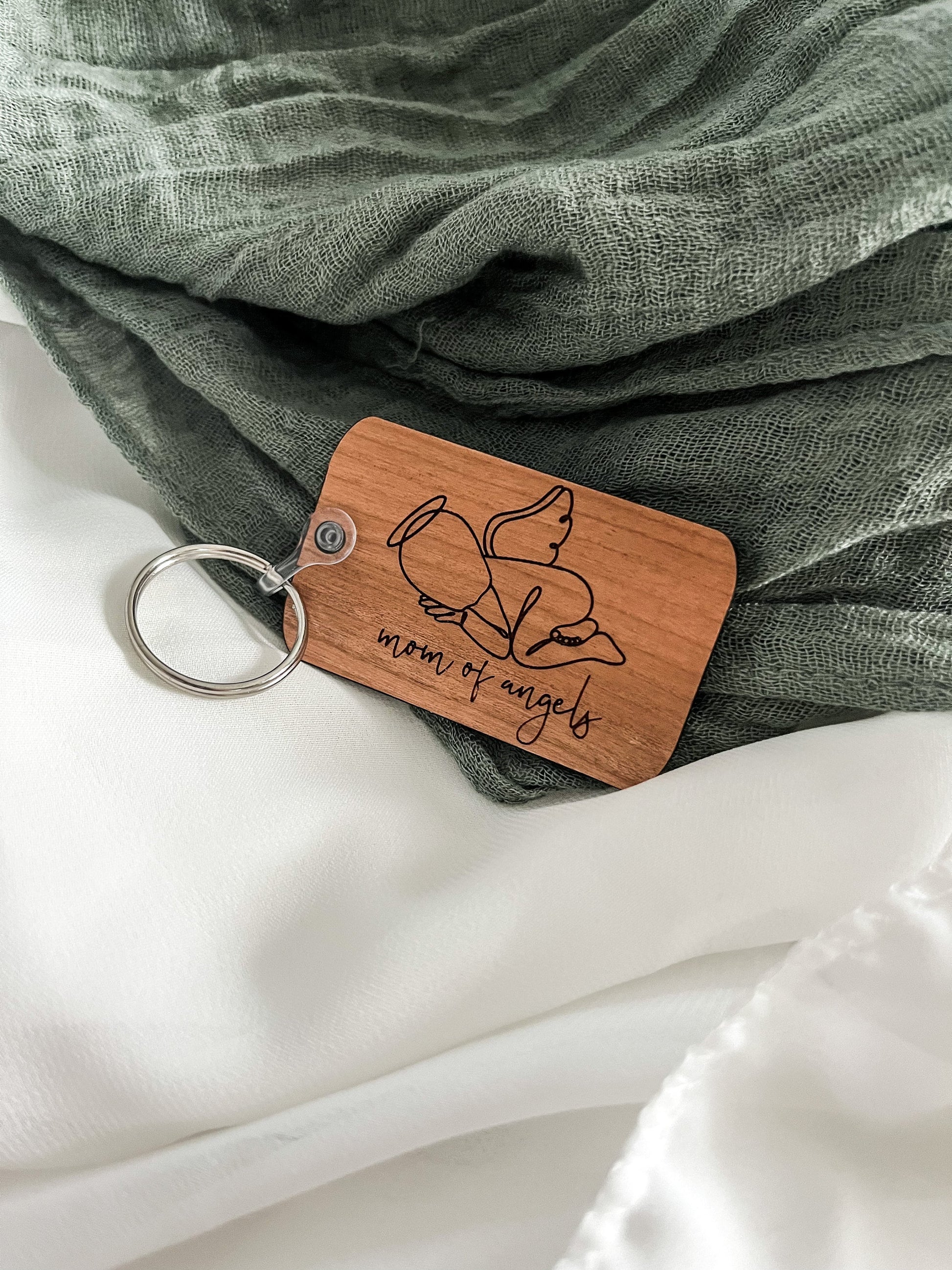 Mom of Angels Keychain, Miscarriage Keychain, Stillborn Keepsake, Angel Baby, Infant Loss Gift, Baby Loss, Stillborn Memorial, Infant Loss