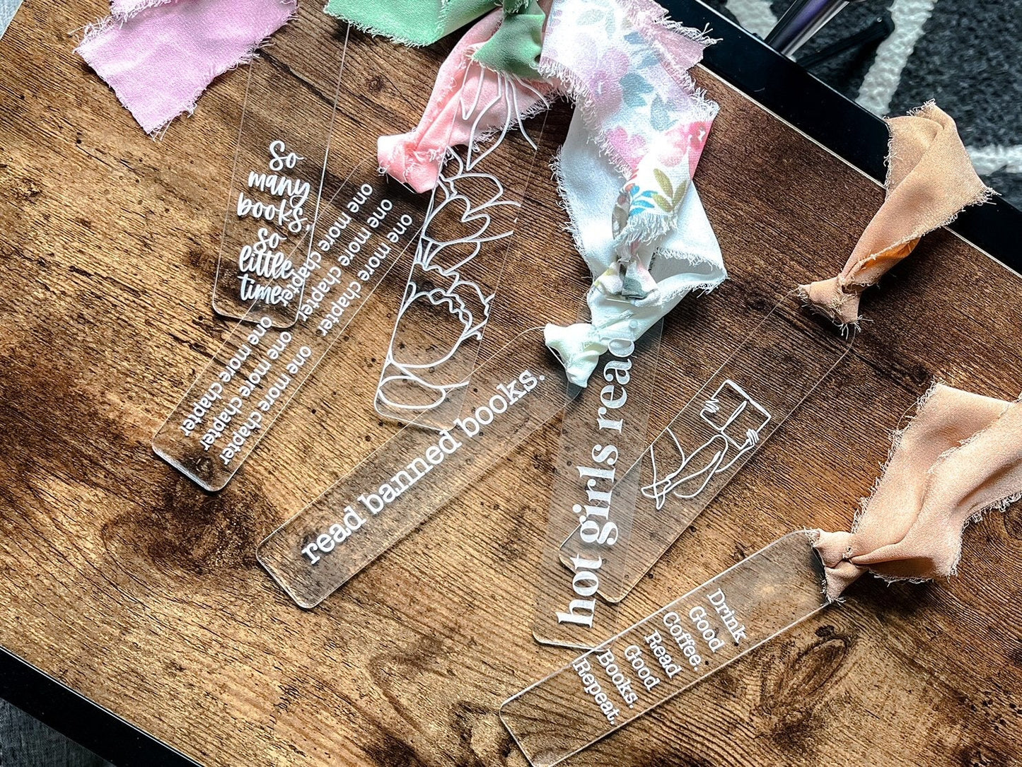 Hot Girls Read Acrylic Bookmark, Funny Bookmark Gift, Laser Engraved Wood Bookmark, Aesthetic Floral Acrylic Bookmark