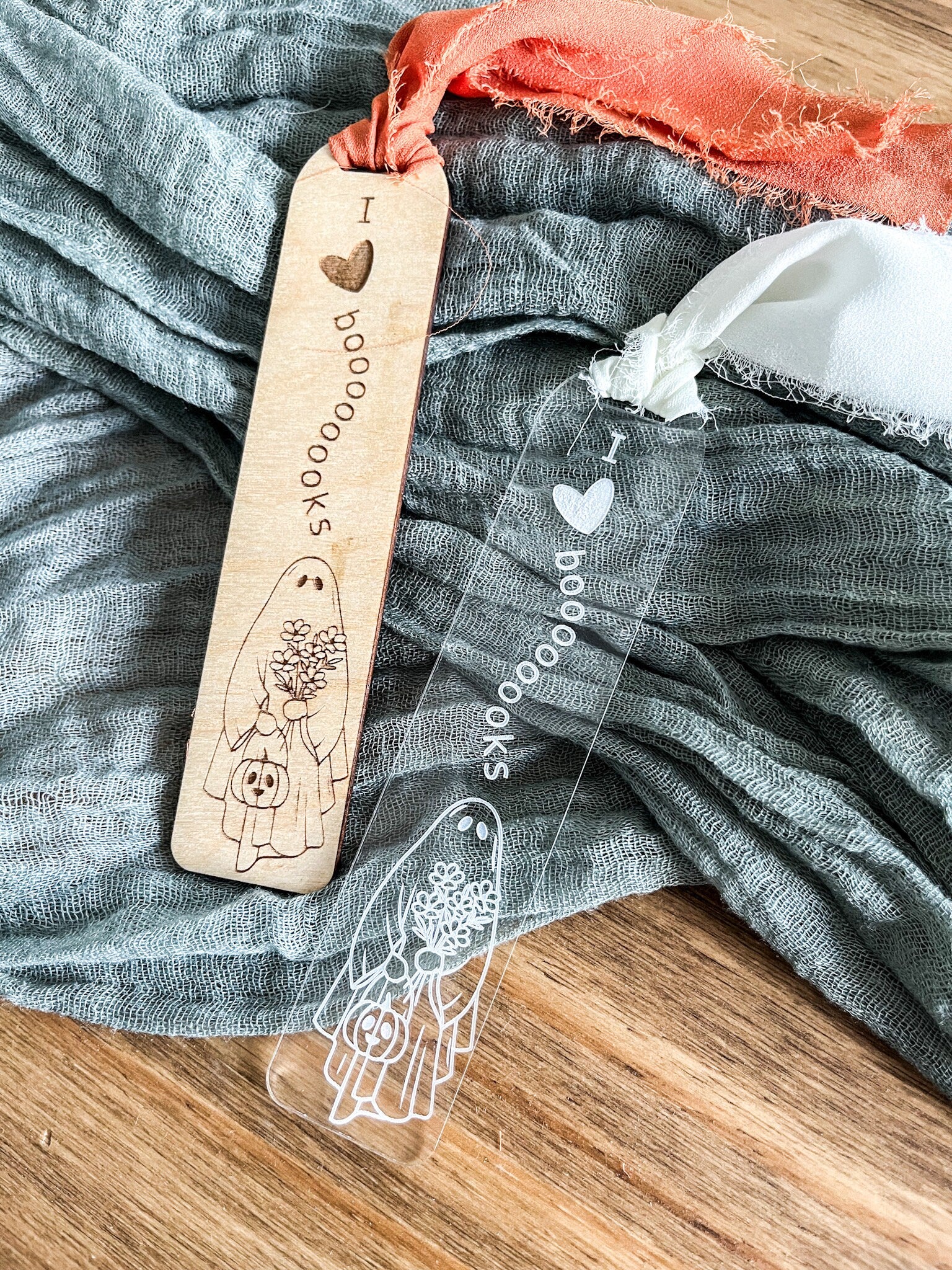 I Love Books Ghost Bookmark, Funny Bookmark Gift, Laser Engraved Wood Bookmark, Cute Halloween, Spooky Season, Floral Ghost Gift