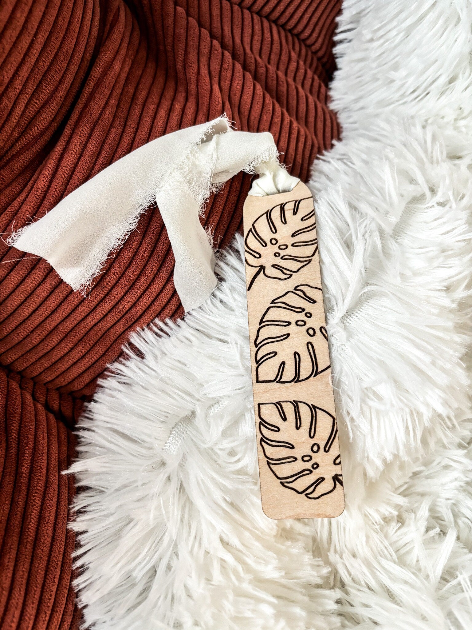 Monstera Leaf Wood Bookmark, Acrylic Greenery Bookmark, Funny Bookmark Gift, Laser Engraved Bookmark, Aesthetic Floral Acrylic Bookmark