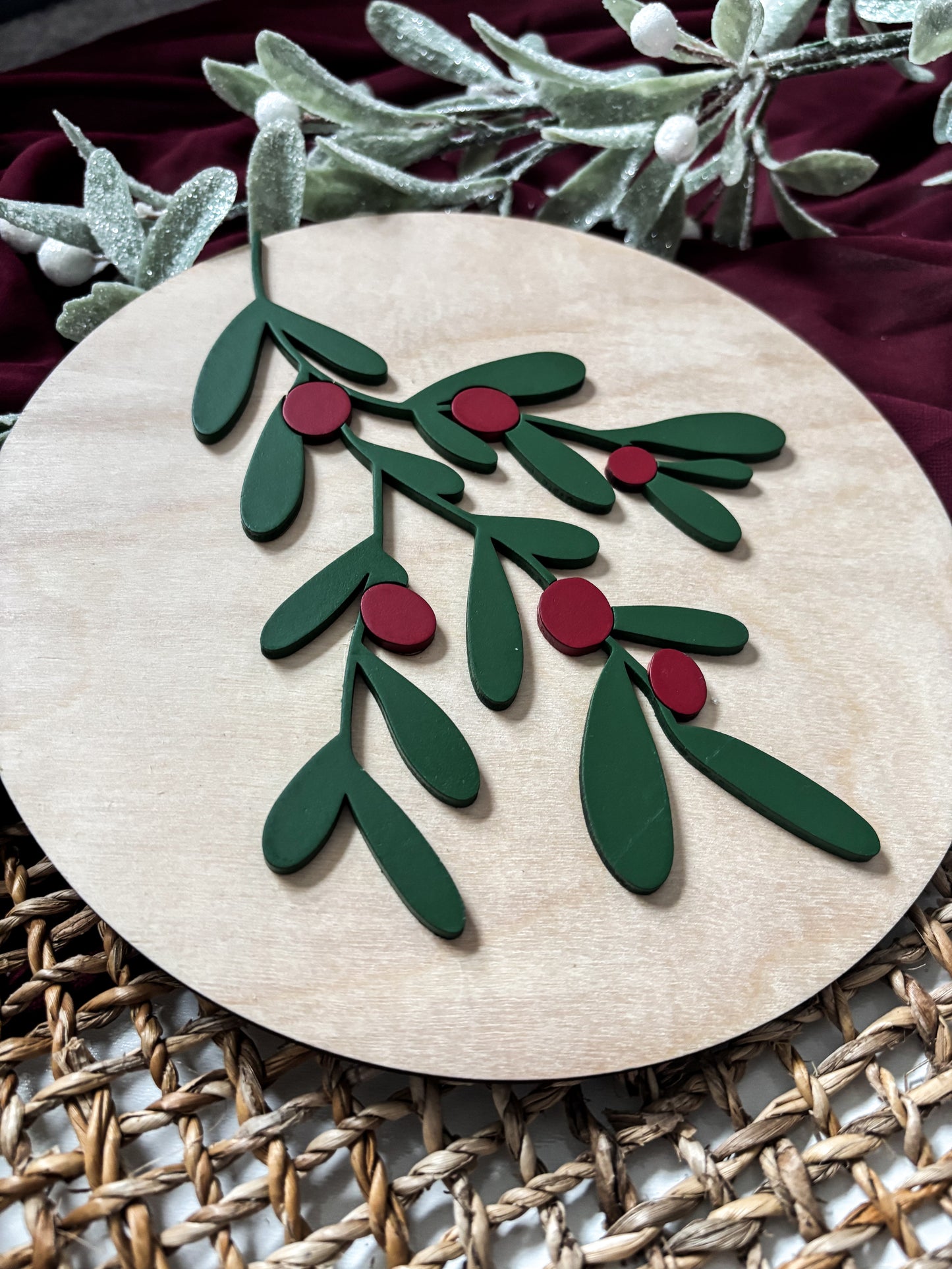 Mistletoe Round Sign