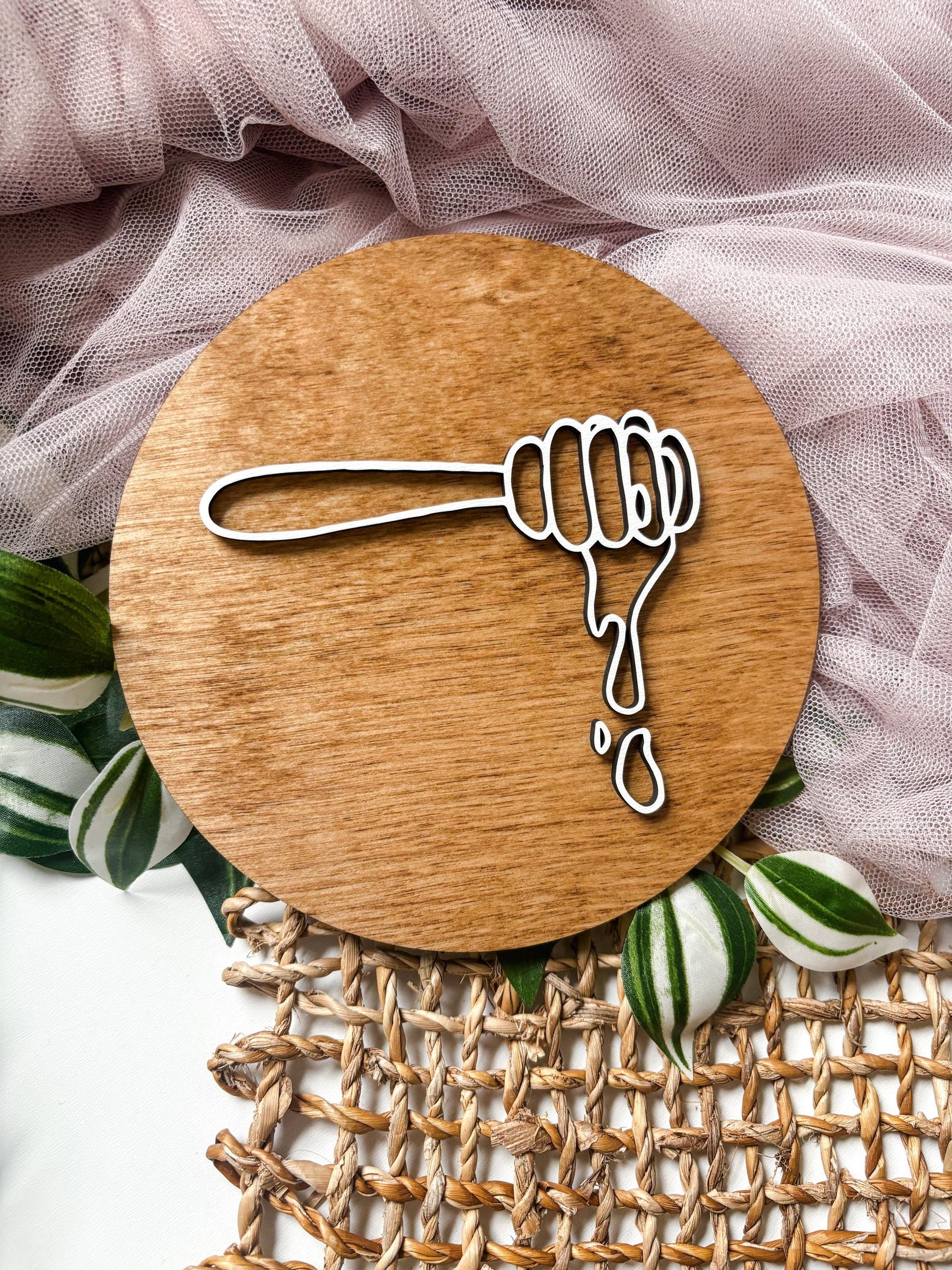 Honey Dipper Wall Decor, Honey Drip Kitchen Sign, Mini Bee Lover Gift, Line Art Honey Spoon Wall Art, Tea Lover Gift, Cottagecore Kitchen