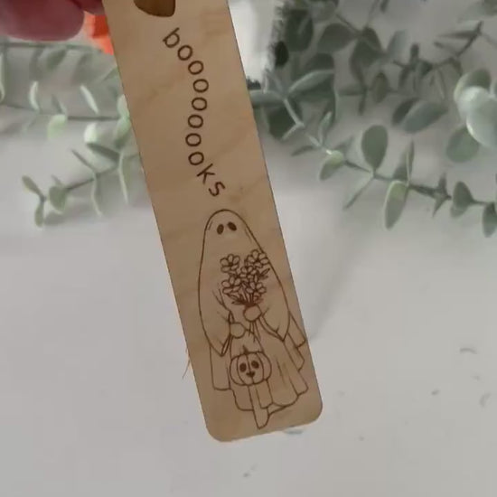 I Love Books Ghost Bookmark, Funny Bookmark Gift, Laser Engraved Wood Bookmark, Cute Halloween, Spooky Season, Floral Ghost Gift